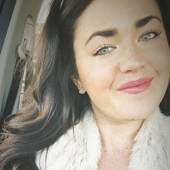 Meet your Posher, Abbey - Picture 1 of 1